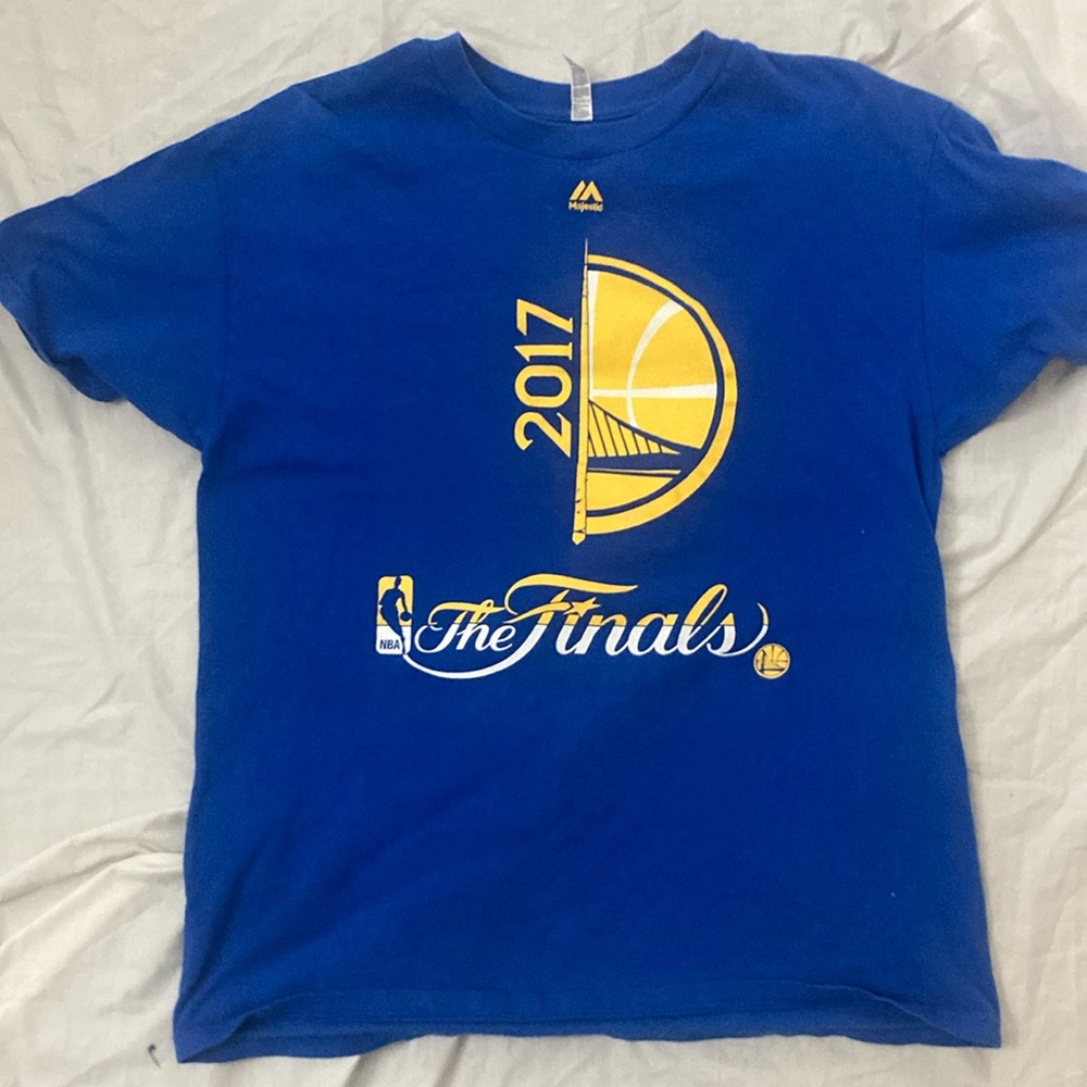 2017 Warriors NBA T-shirt Unisex Large.  Slightly Worn.